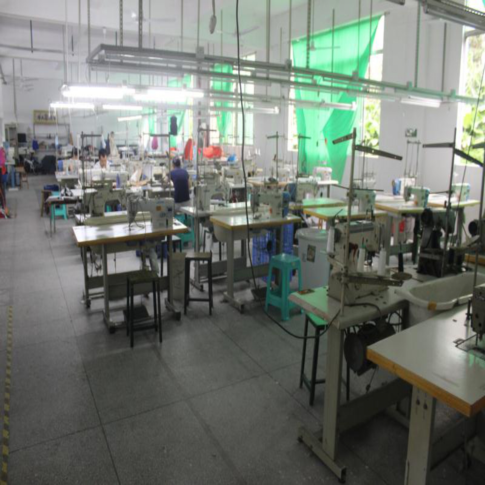 北京冲锋衣厂家 在冲锋衣定制时 有哪些需要特别注意的细节？